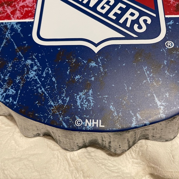 NWT FOCO USA 13.5”’Metal Bottle Cap Wall Hanging/Dazzler New York Rangers - Picture 3 of 9